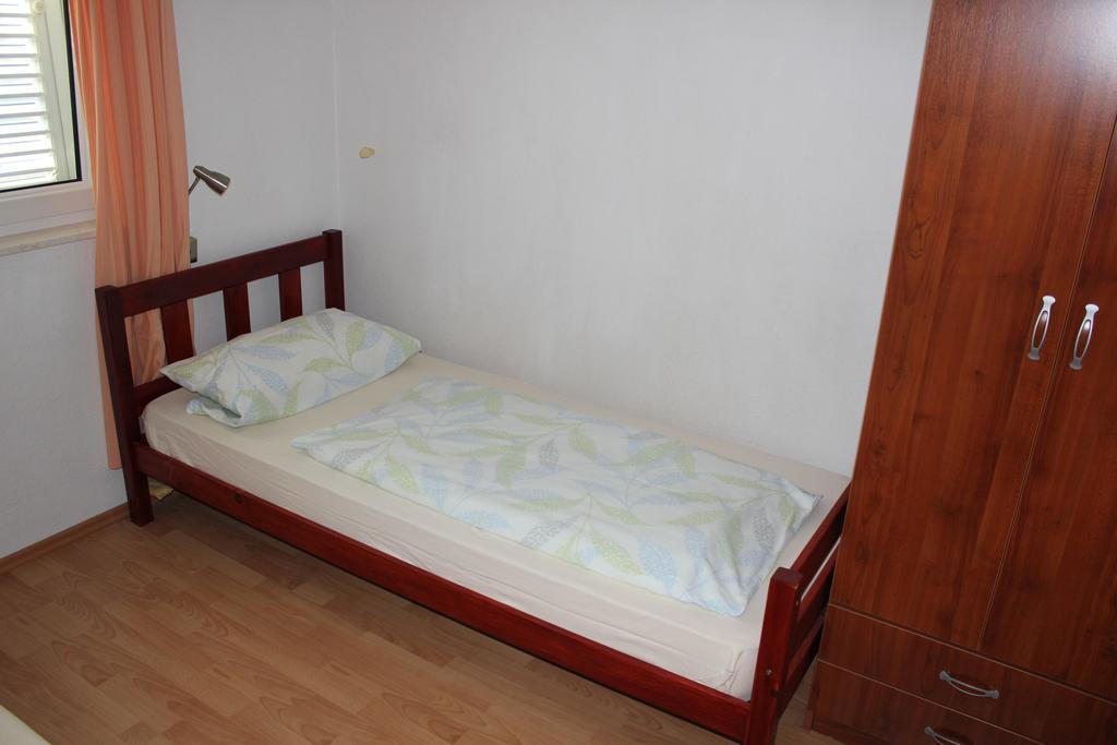 Apartments 4 Dolphins Rogoznica  Phòng bức ảnh